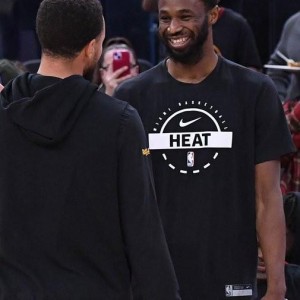 国际足联-2022年冠军功臣，记者：勇士有意交易回维金斯