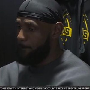 詹姆斯谈球衣佩戴徽章做球星卡：太不可思议了，太谦卑了，太幸运了